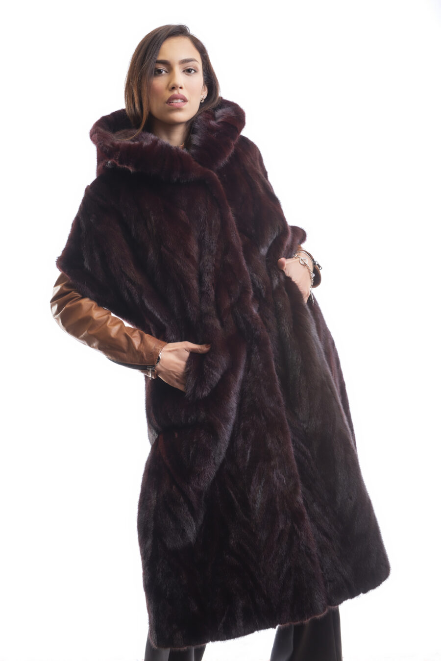 Gilet Lungo Ritagli Visone con Cappuccio