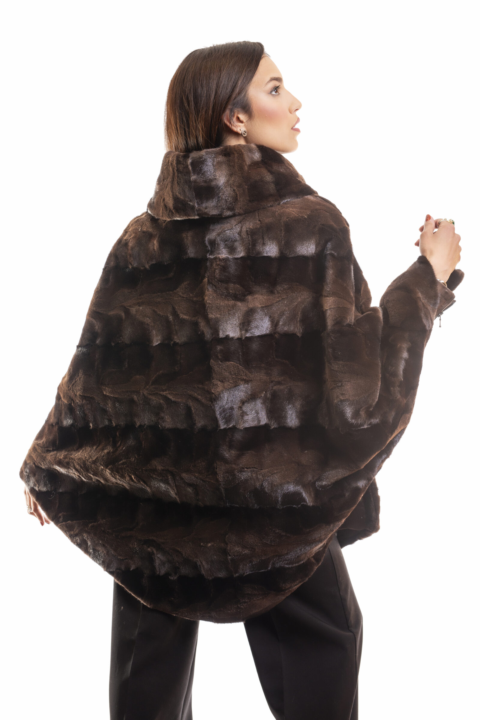 Poncho zampine Visone rasate - immagine 2